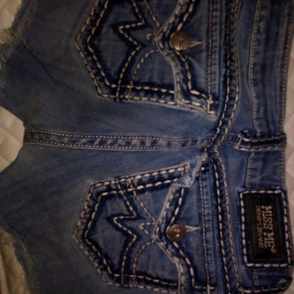 Miss Me Cut offs - Picture 1 of 4
